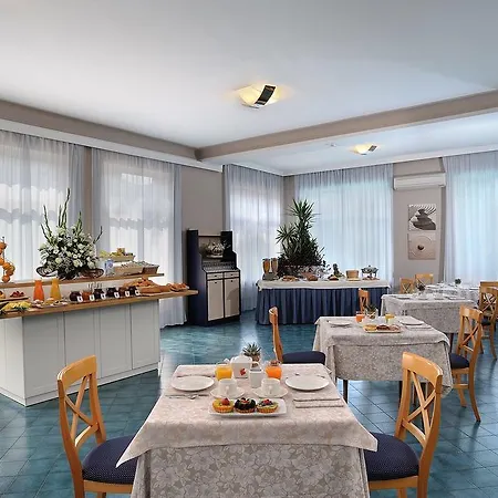 Raffy Family & Bike Hotell Diano Marina